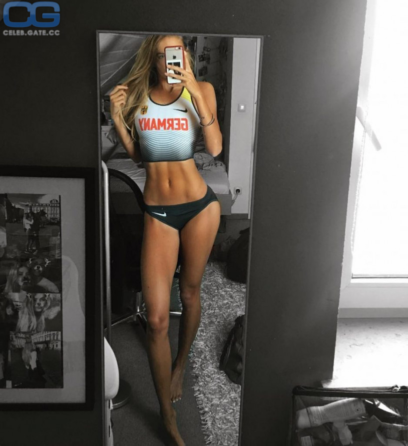 Alica Schmidt Nackt Nacktbilder Playboy Nacktfotos Fakes Oben Ohne