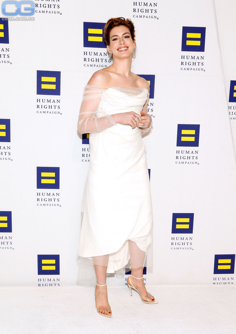 Anne Hathaway nackt, Nacktbilder, Playboy, Nacktfotos, Fakes, Oben Ohne