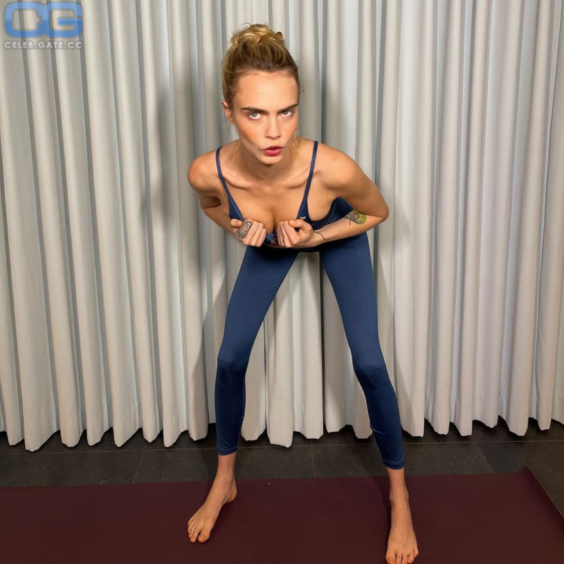 Cara Delevingne Nackt Nacktbilder Playboy Nacktfotos Fakes Oben Ohne