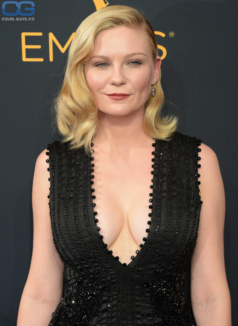 Kirsten Dunst Nackt Nacktbilder Playboy Nacktfotos Fakes Oben Ohne